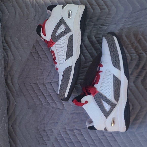 Fubu red and white basketball shoes - Picture 2 of 5